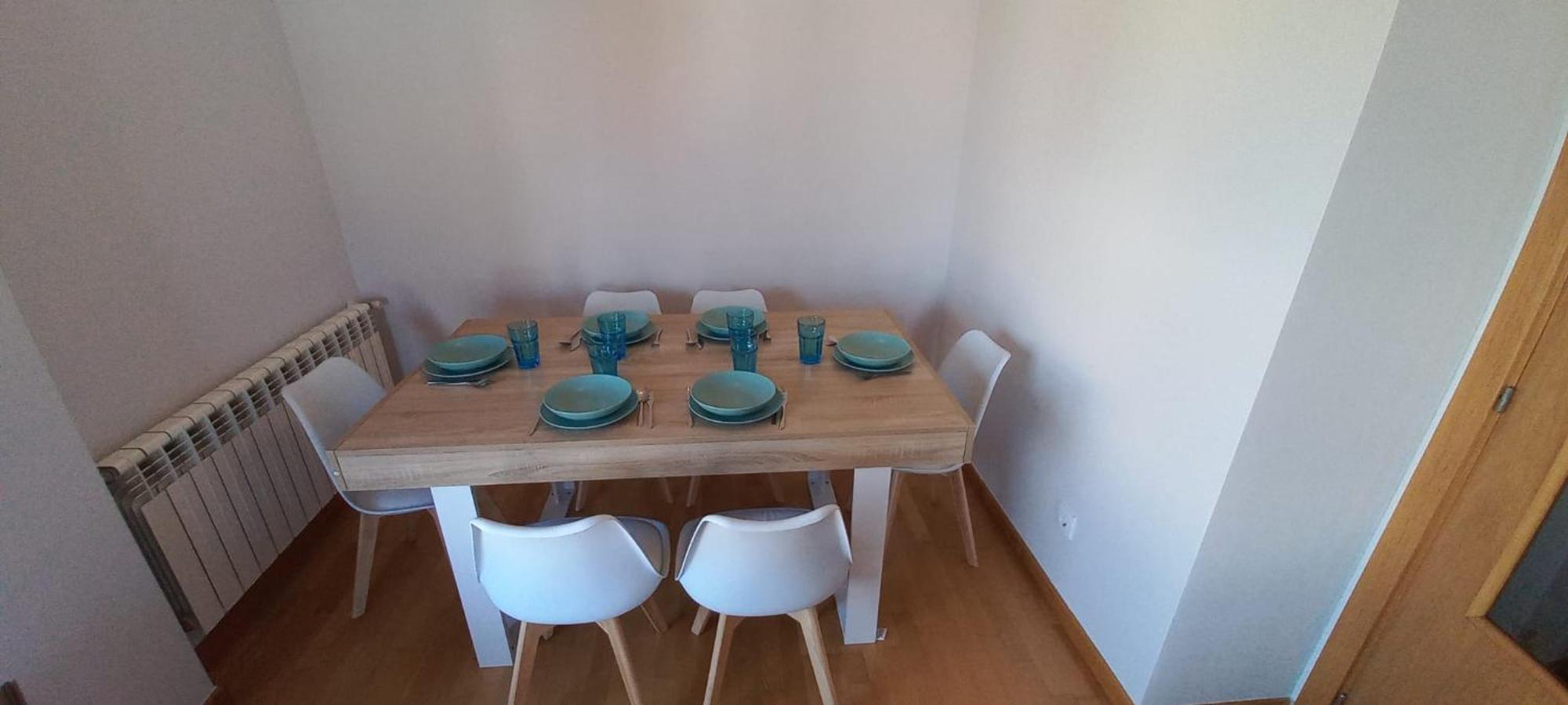Apartamento Con 2 Dormitorios, Garaje Y Terraza Junto A